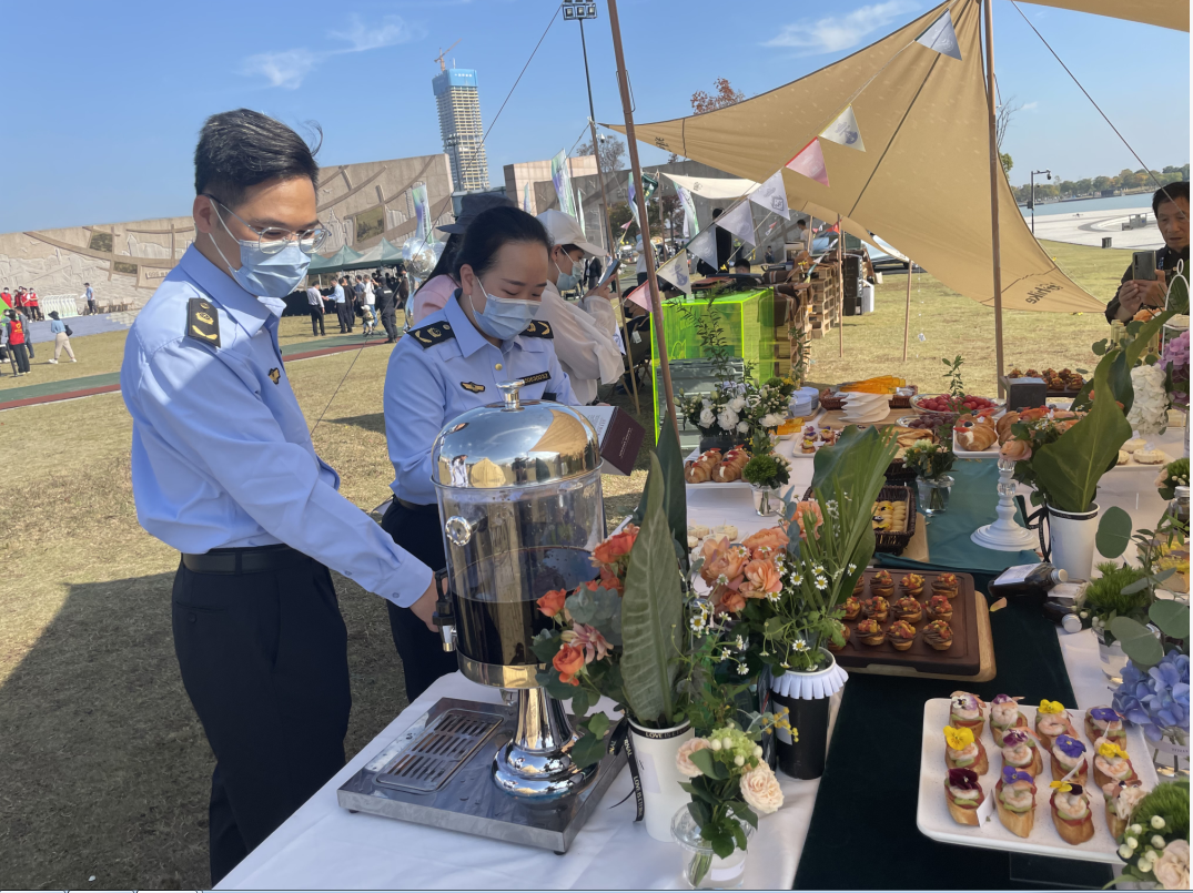  浙江海宁：保障首届长三角露营装备博览会消费安全