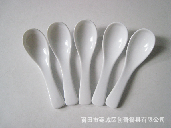  福建召回1100支密胺塑料勺子