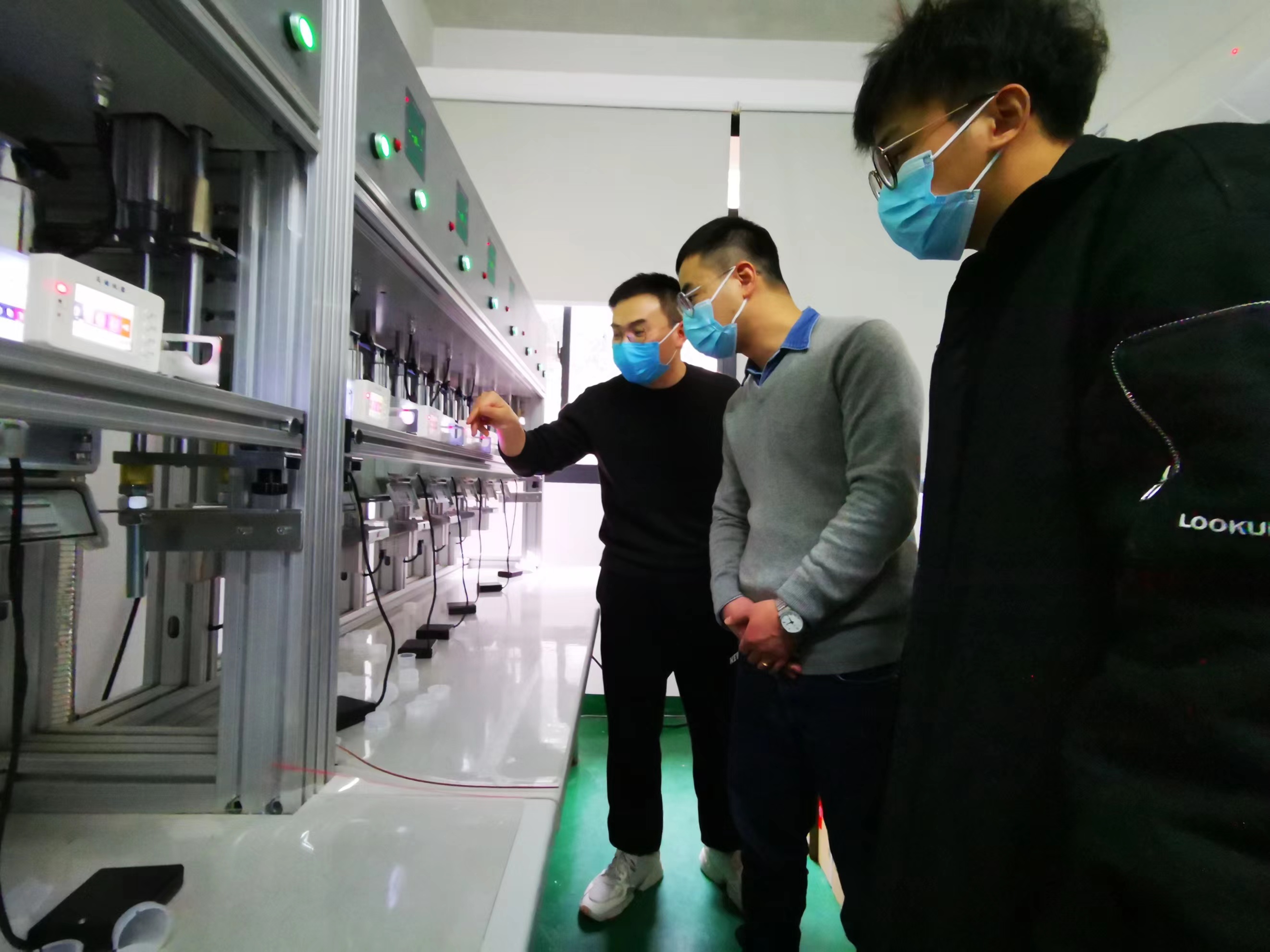  两市下跌 汽车零部件板块逆势上涨