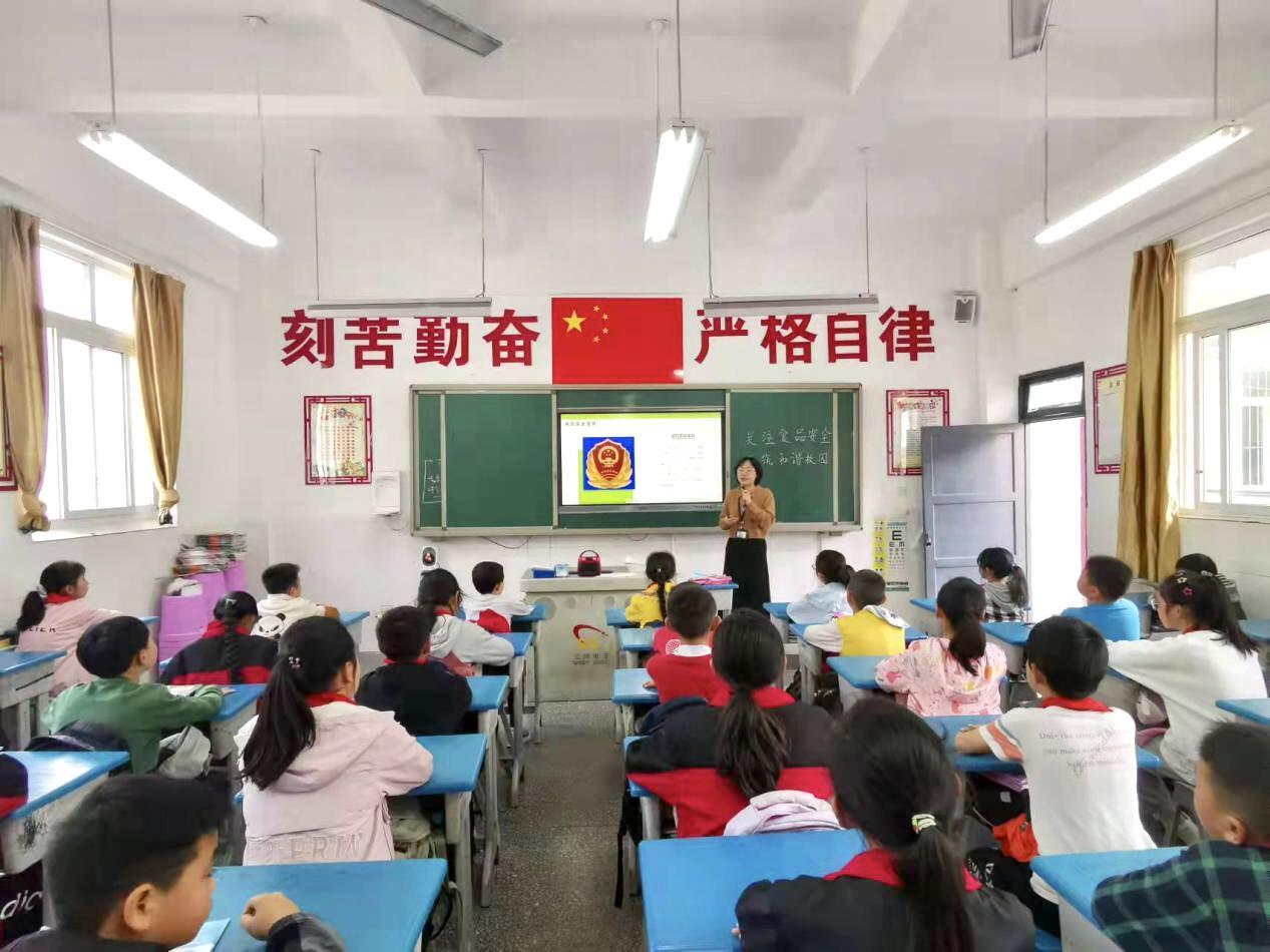  全国铁路旅客发送量连续4天超1500万人次