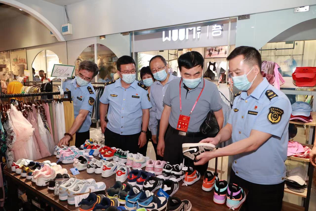 深圳市市场监管局开展“守护未来”专项执法行动