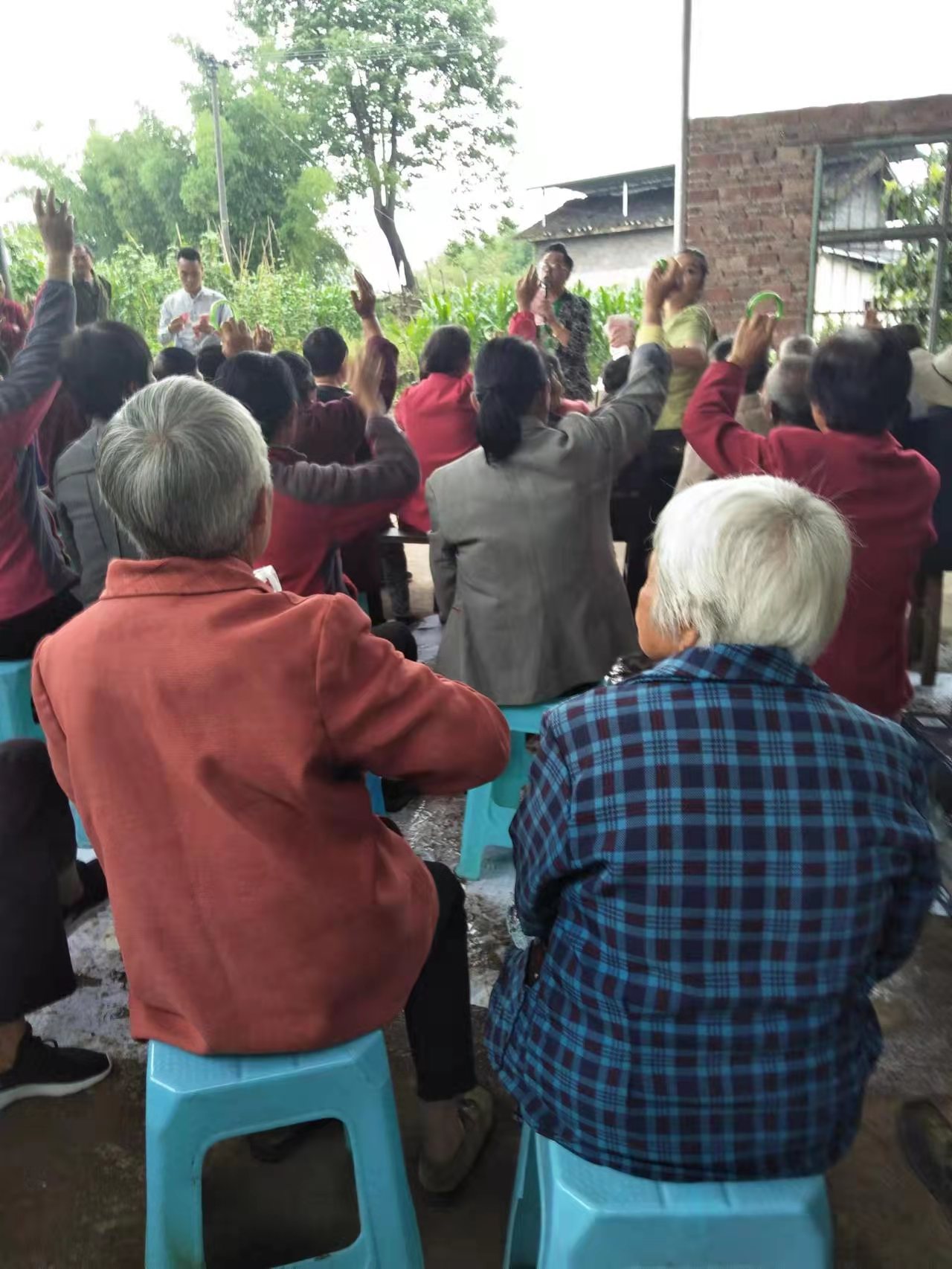 打击整治养老诈骗专项行动｜游摊兜售劣质家电  老人“卧底”助力查案