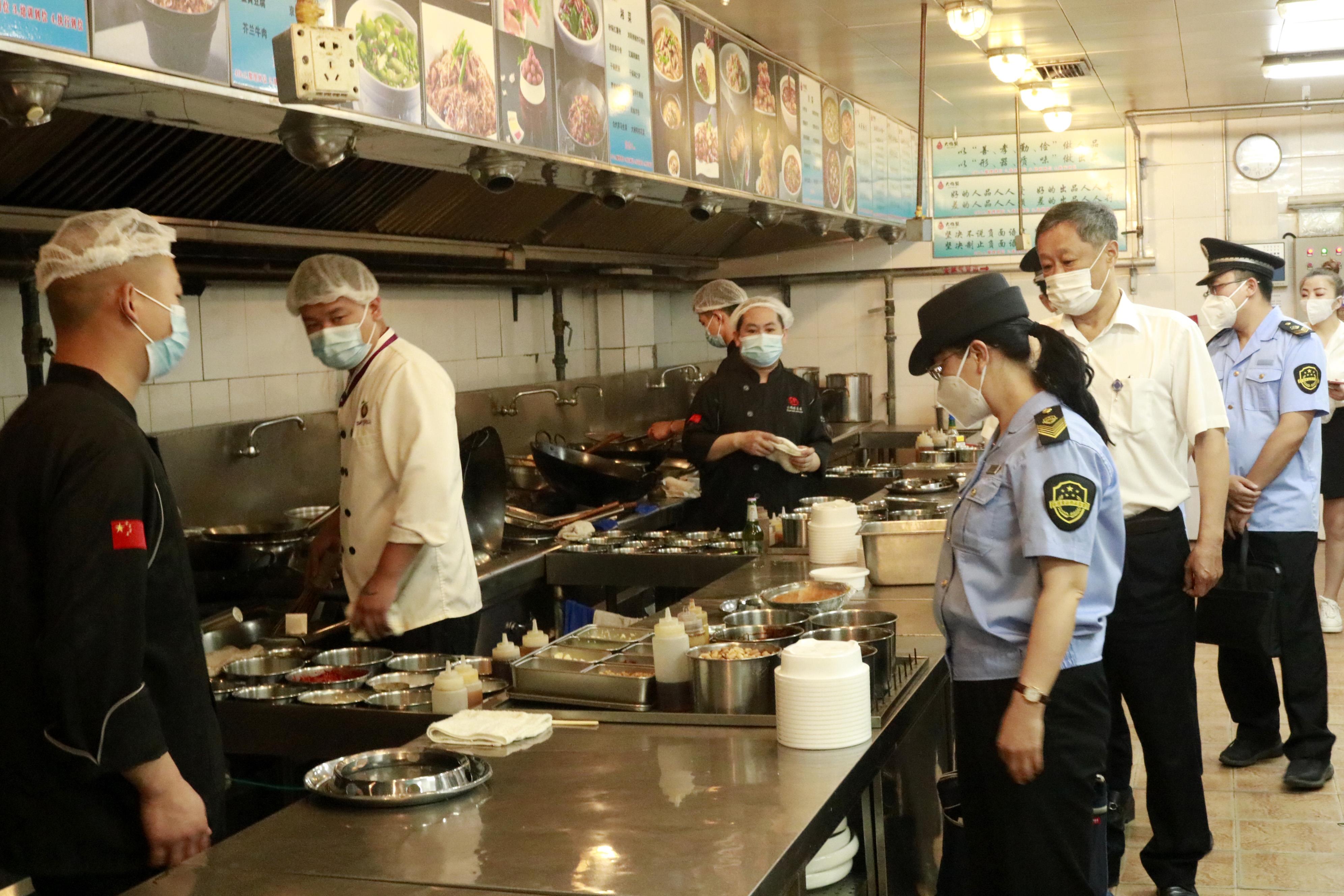  北京大兴   严格夏季餐饮企业食品安全监管