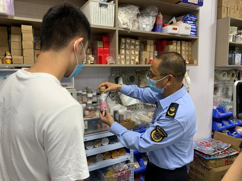  浙江苍南查获首例蛋糕店使用“金、银粉”案