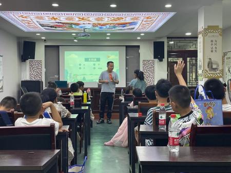 浙江平阳：力行办“食”事 食品安全少年行