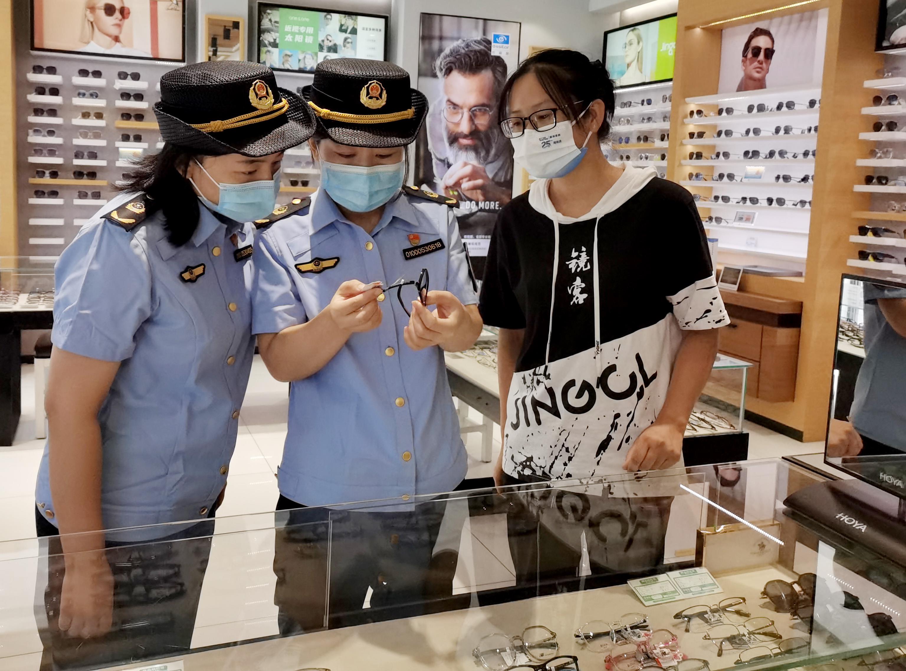 北京丰台：睁开暑期眼镜制配市场专项魔难