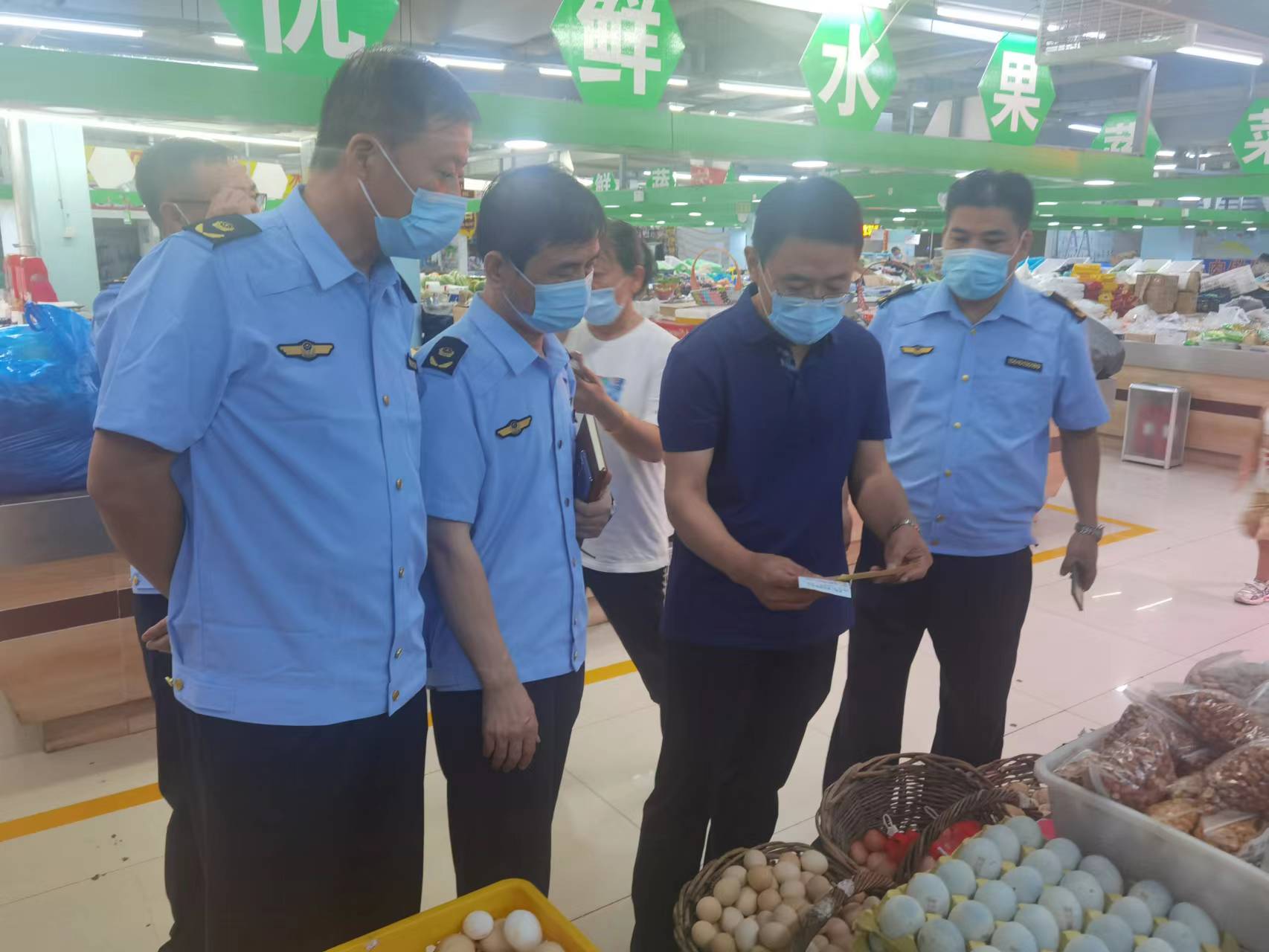  山东济南开展农贸市场创城集中整治行动