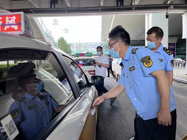  湖北武汉：严查出租车计价器作弊行为