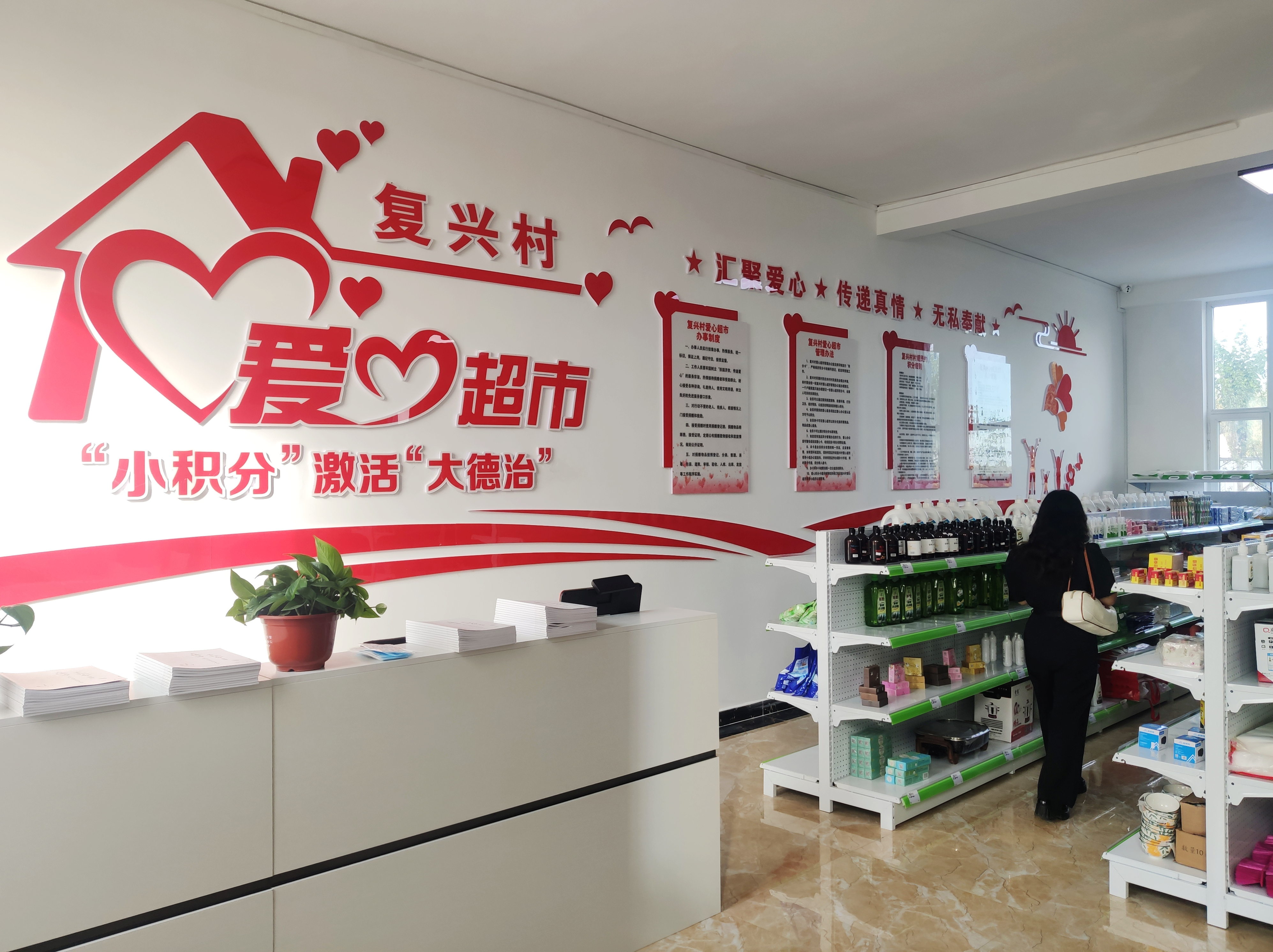  401家上市公司去年平均净资产收益率超20% 96家销售毛利率超过80%
