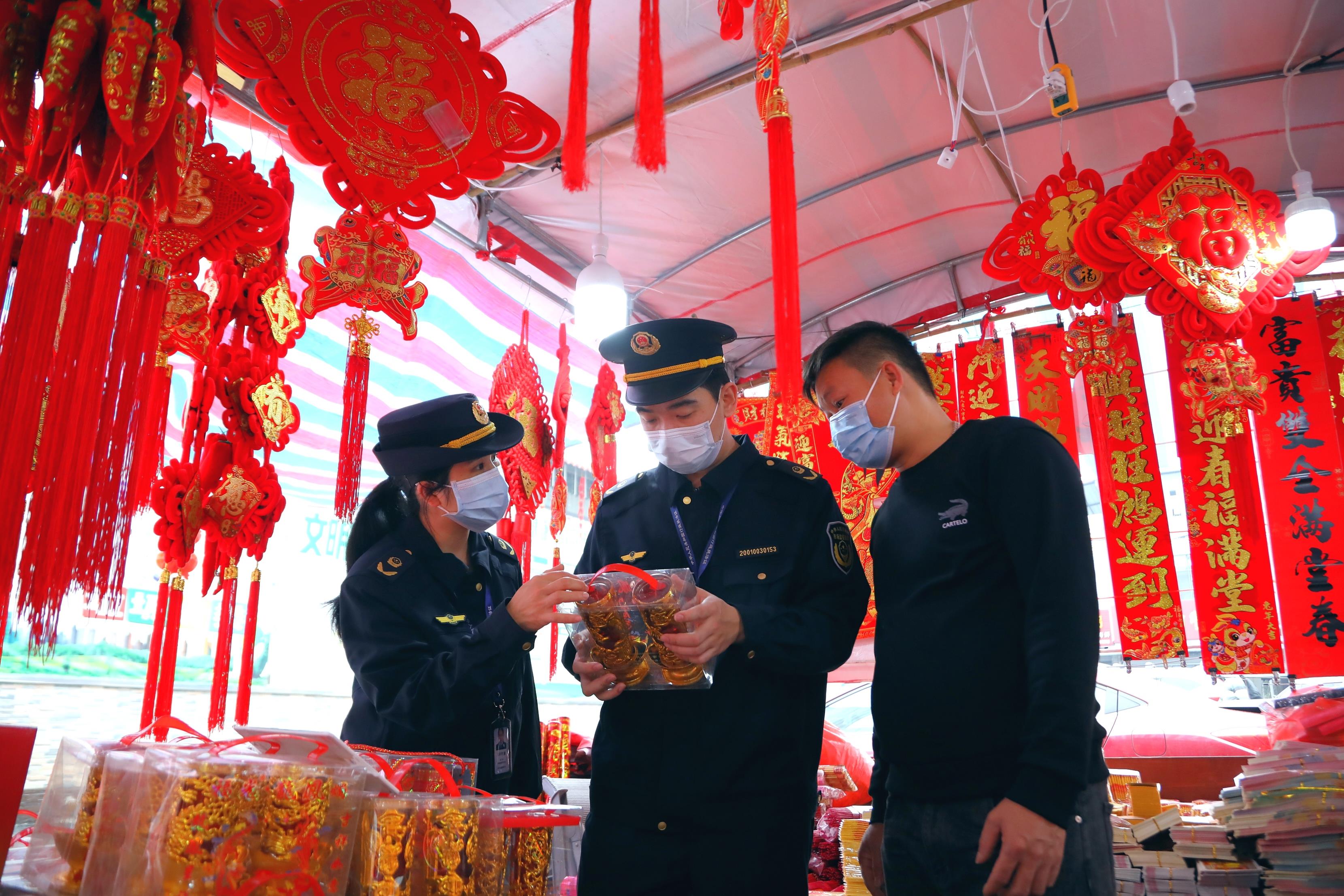广西南宁：把好年货质量安全关