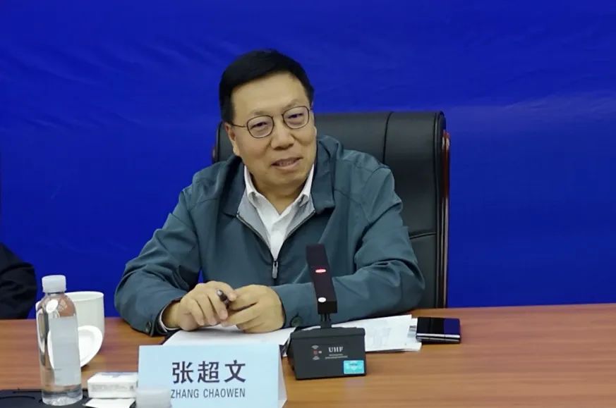  中国行业报协会会长张超文带队莅临中铁建设总承包公司西安东站调研座谈