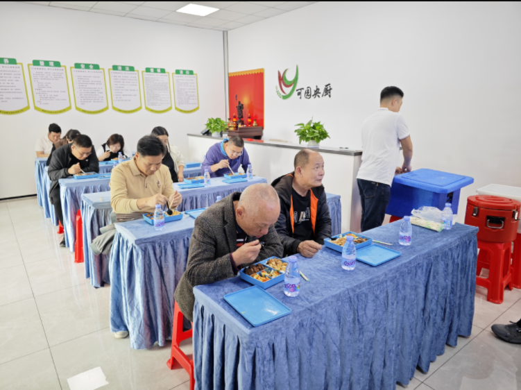  福建漳州推行“食品安全家长行”开放日活动