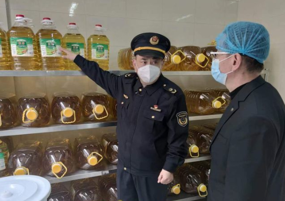 山东济南：开展学校食堂食品安全检查行动
