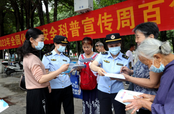  广西百色：化妆品安全科普进社区