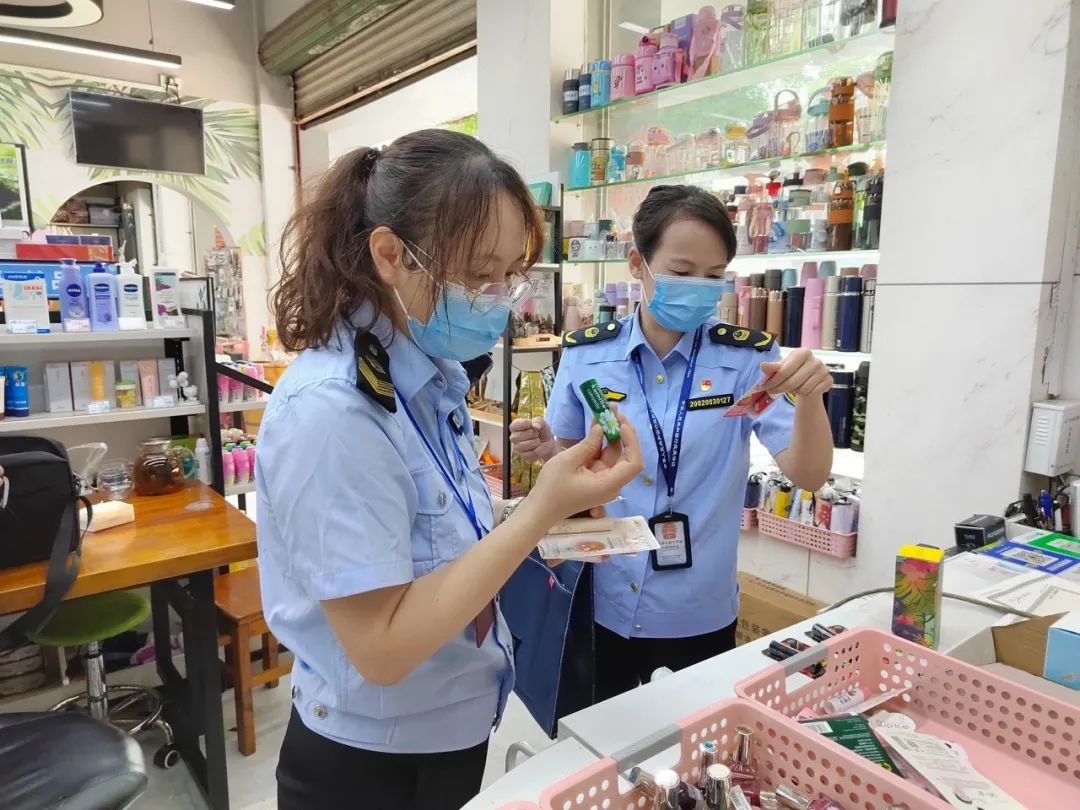 广西柳州：智慧监管 “监检结合”推动化妆品标签整治见成效