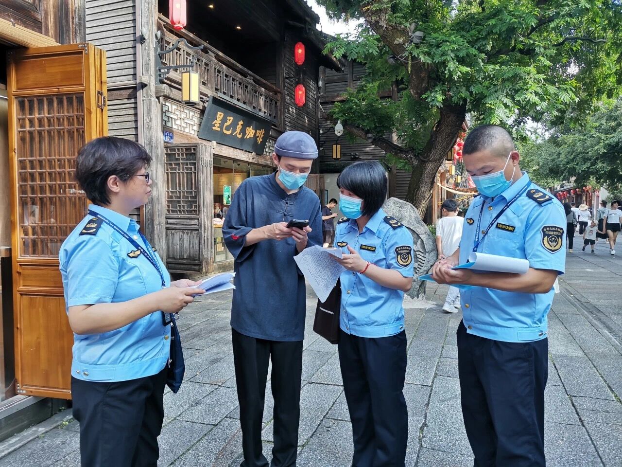  福建组织开展节前市场检查