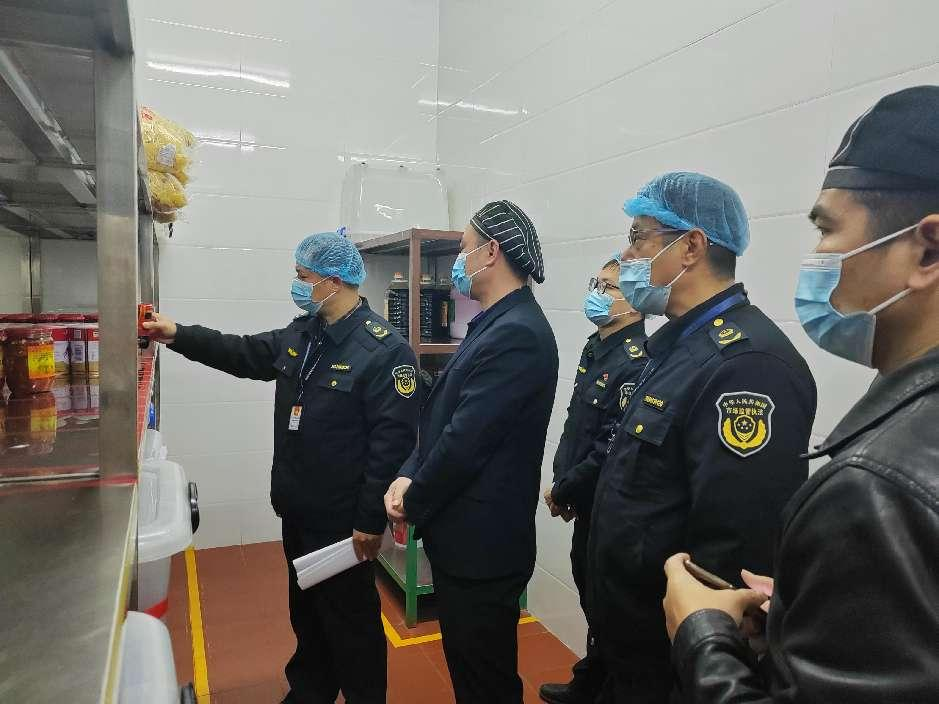  广西桂林临桂区：打响校园食品安全“保胃战”