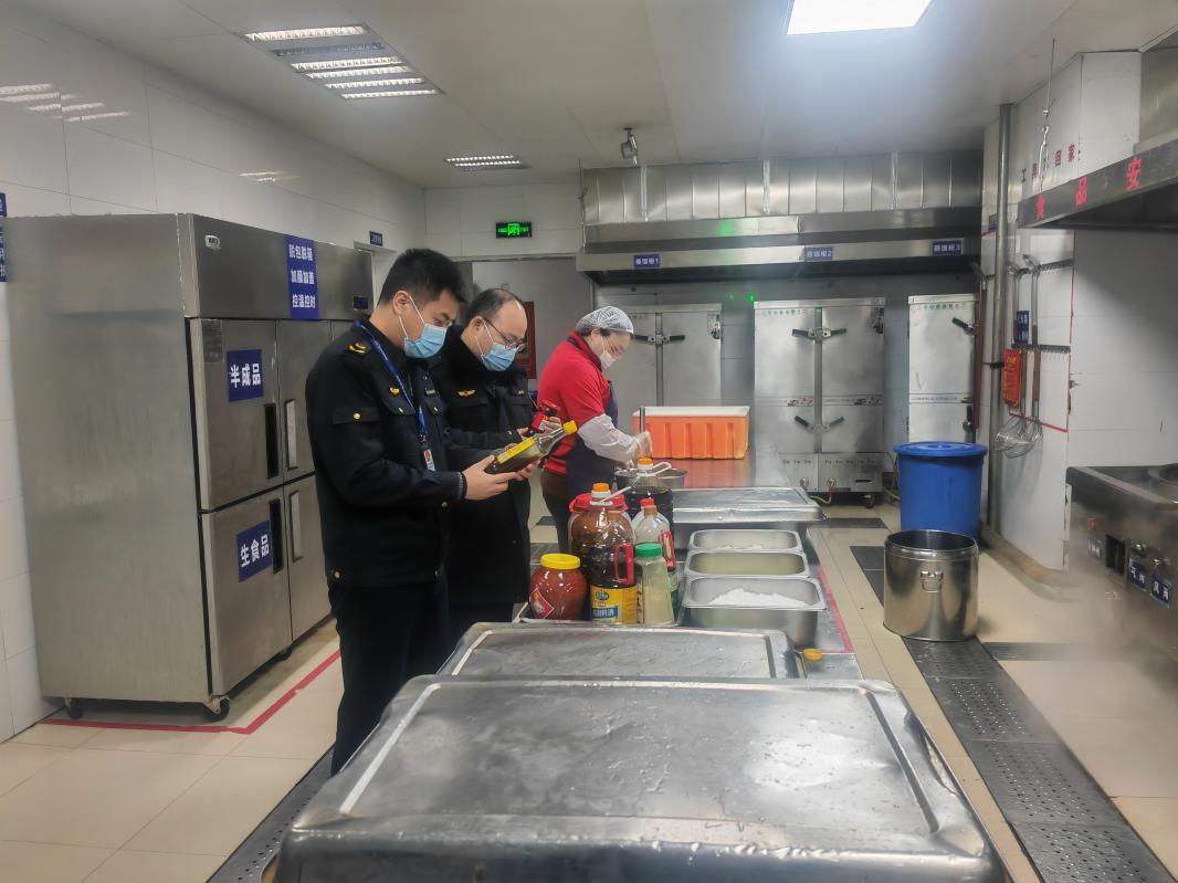  南京市场监管部门开展专项检查 全力护航开学季