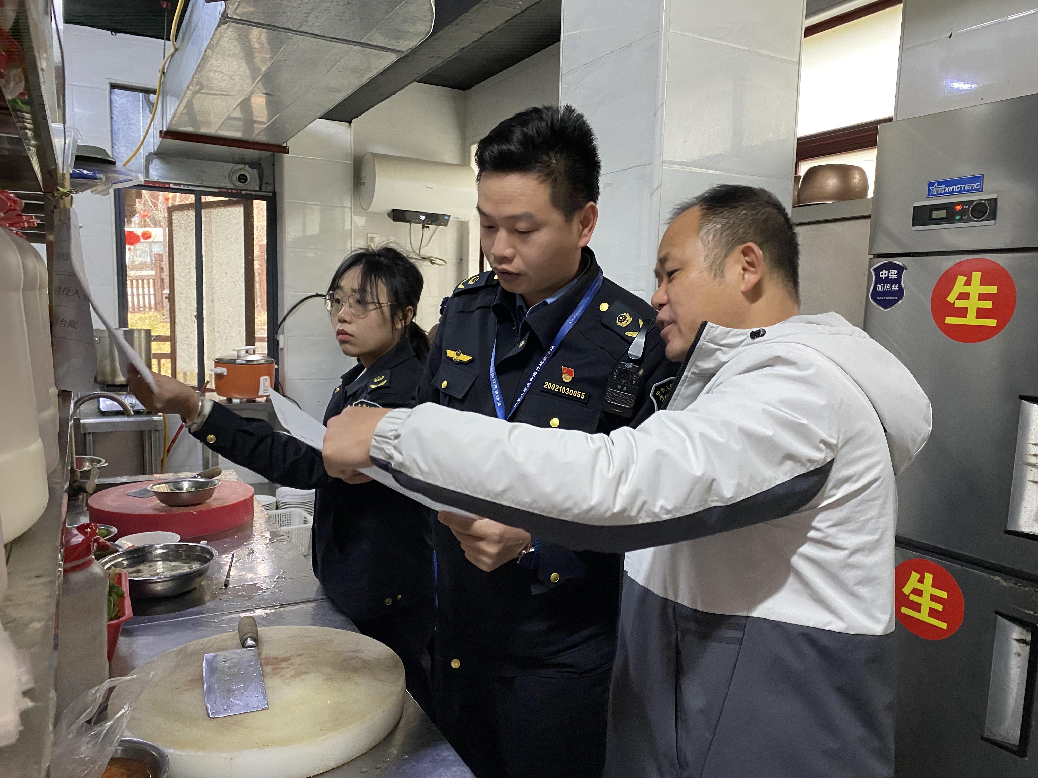  广西三江：全力为“村晚”保驾护航