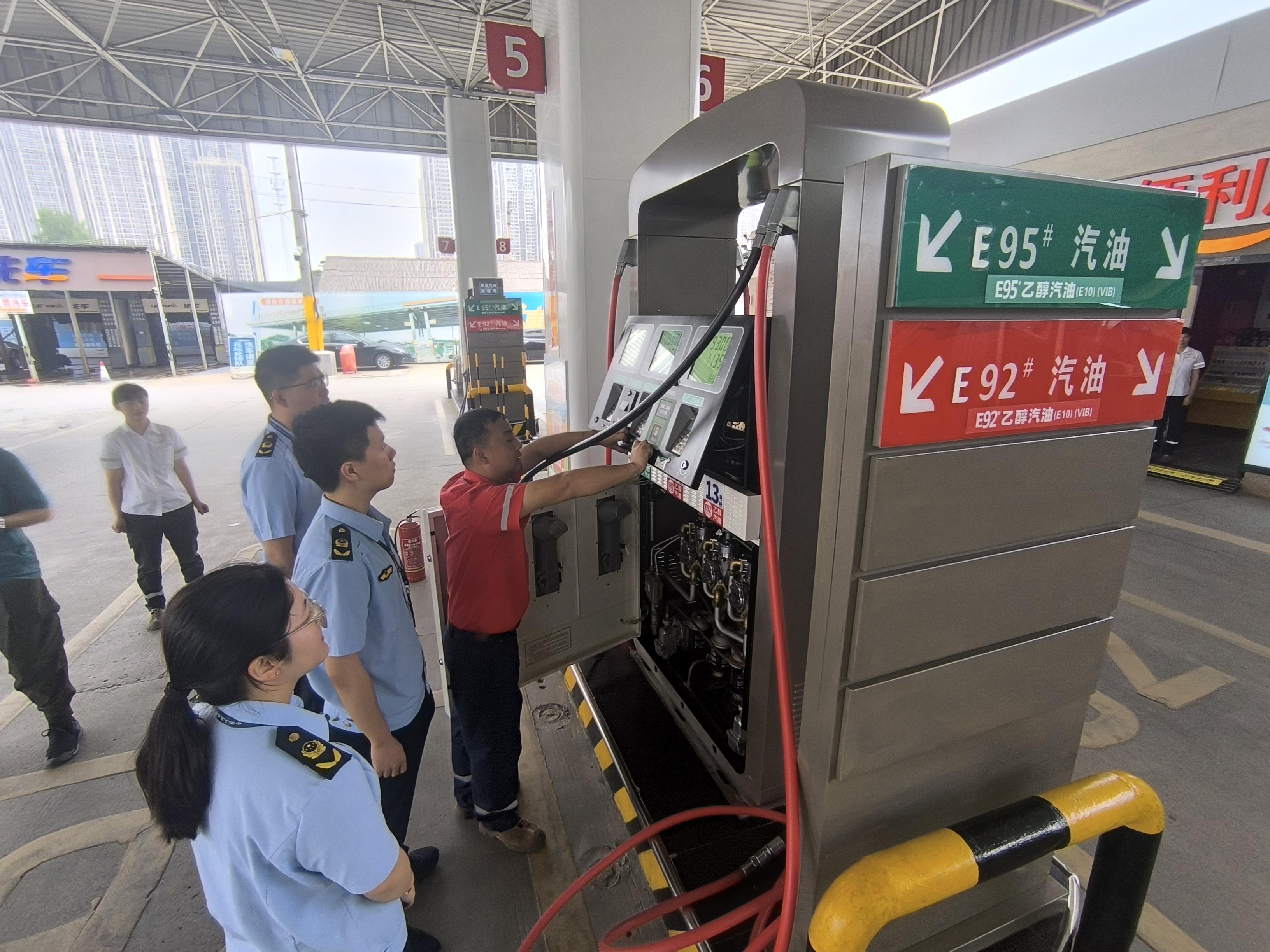  湖北武汉：加油枪每半年强制检定一次