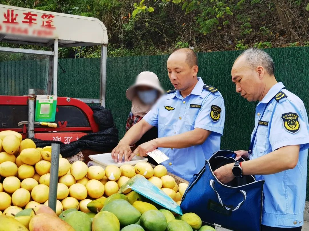 人民币汇率四连升 专家称年底前还将回升