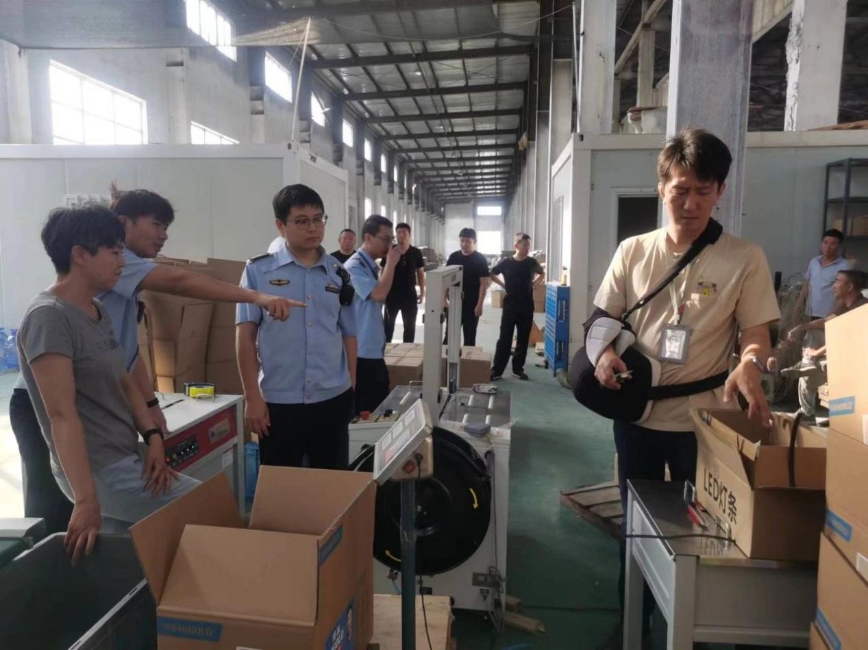  天津北辰捣毁制售假冒侵权铰链滑轨窝点