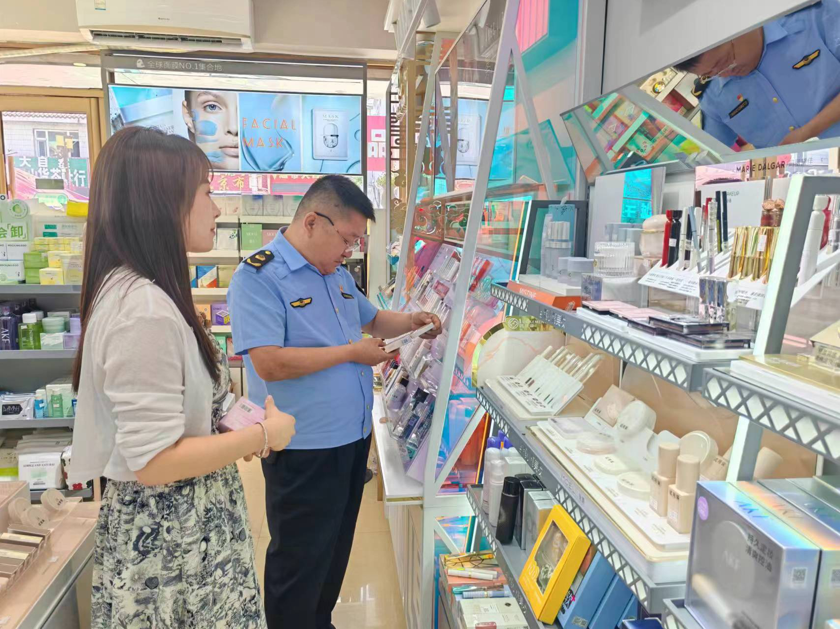  吉林镇赉：开展化妆品安全监督检查“回头看”