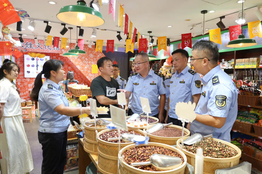 福建：约谈重点服务企业 开展节前安全检查