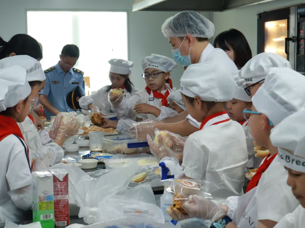 浙江温岭开展“小小食安体验官•暑期食安研学半日营”活动