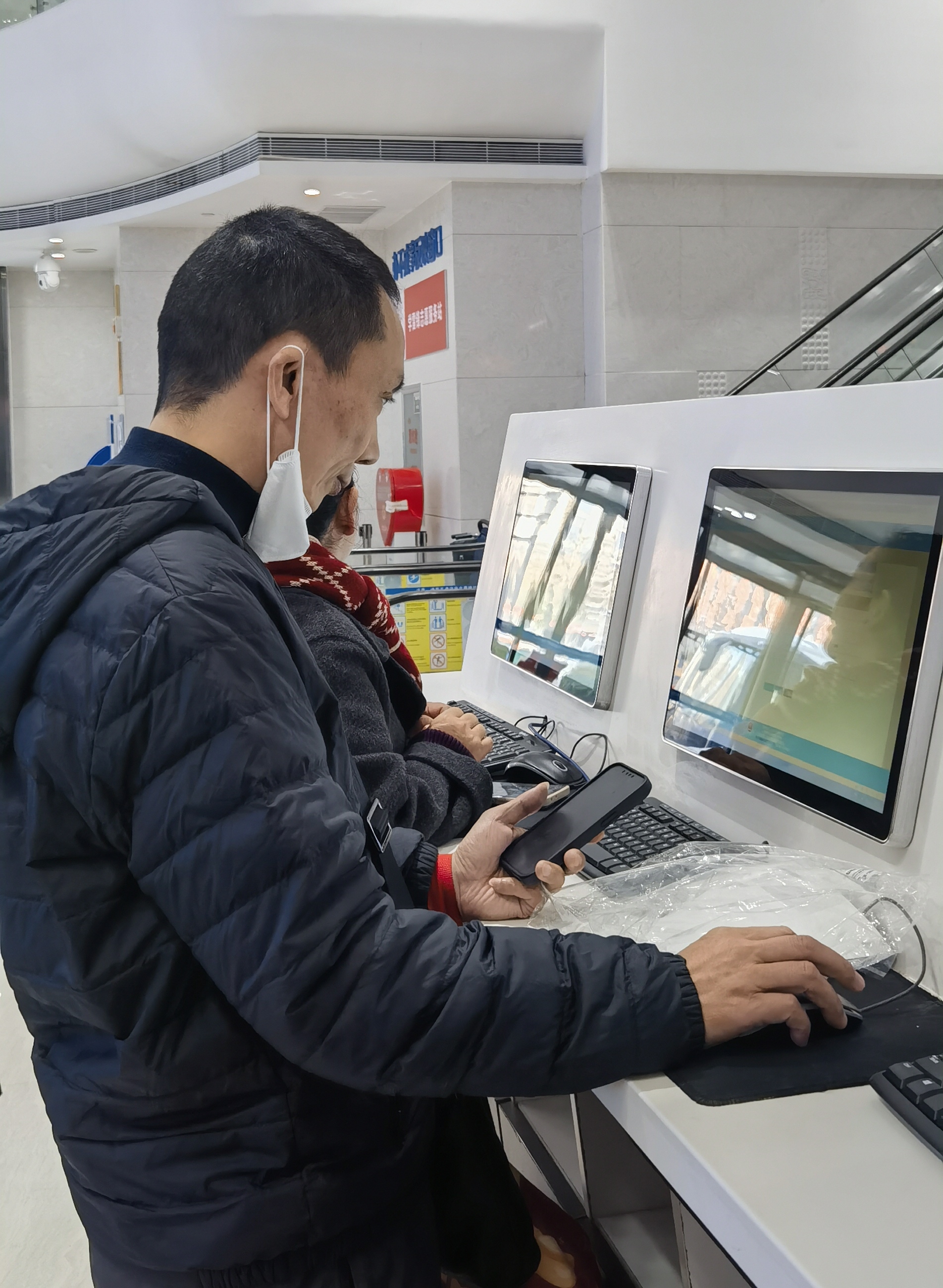 郑州 ：注册企业起名难 “AI企名宝”解忧烦