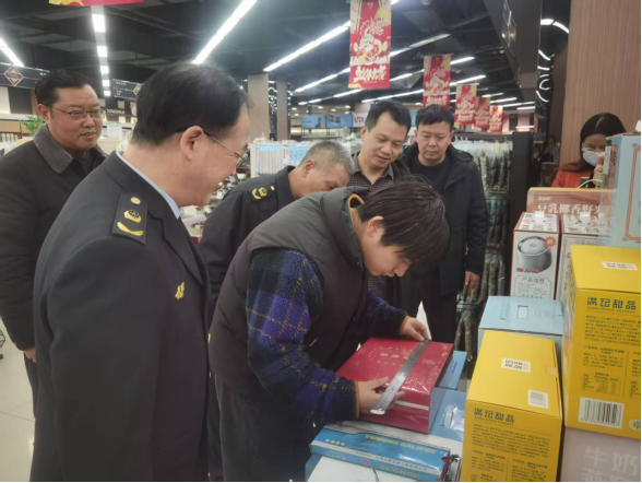  湖北荆门整治商品过度包装乱象让商品回归本色
