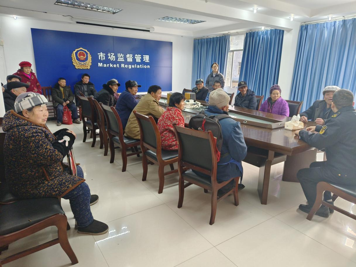  重庆乌杨：通过会销诱导老人购买保健品 市场监管所快速处置挽回损失