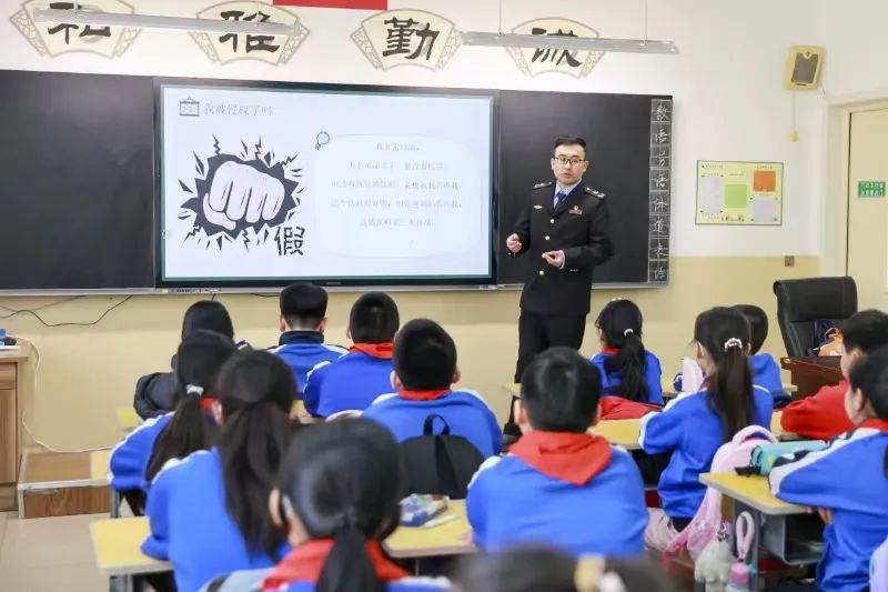 黑龙江黑河开展“五进”消费维权宣传活动