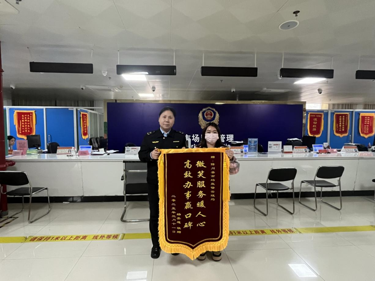  广西陆川：高效服务助企业员工持证上岗