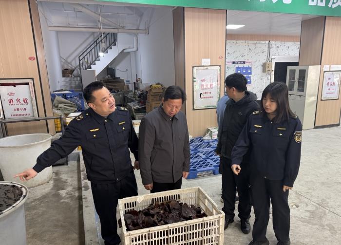 福建：拧紧校园“食安阀” 筑牢“后厨餐桌”双保险
