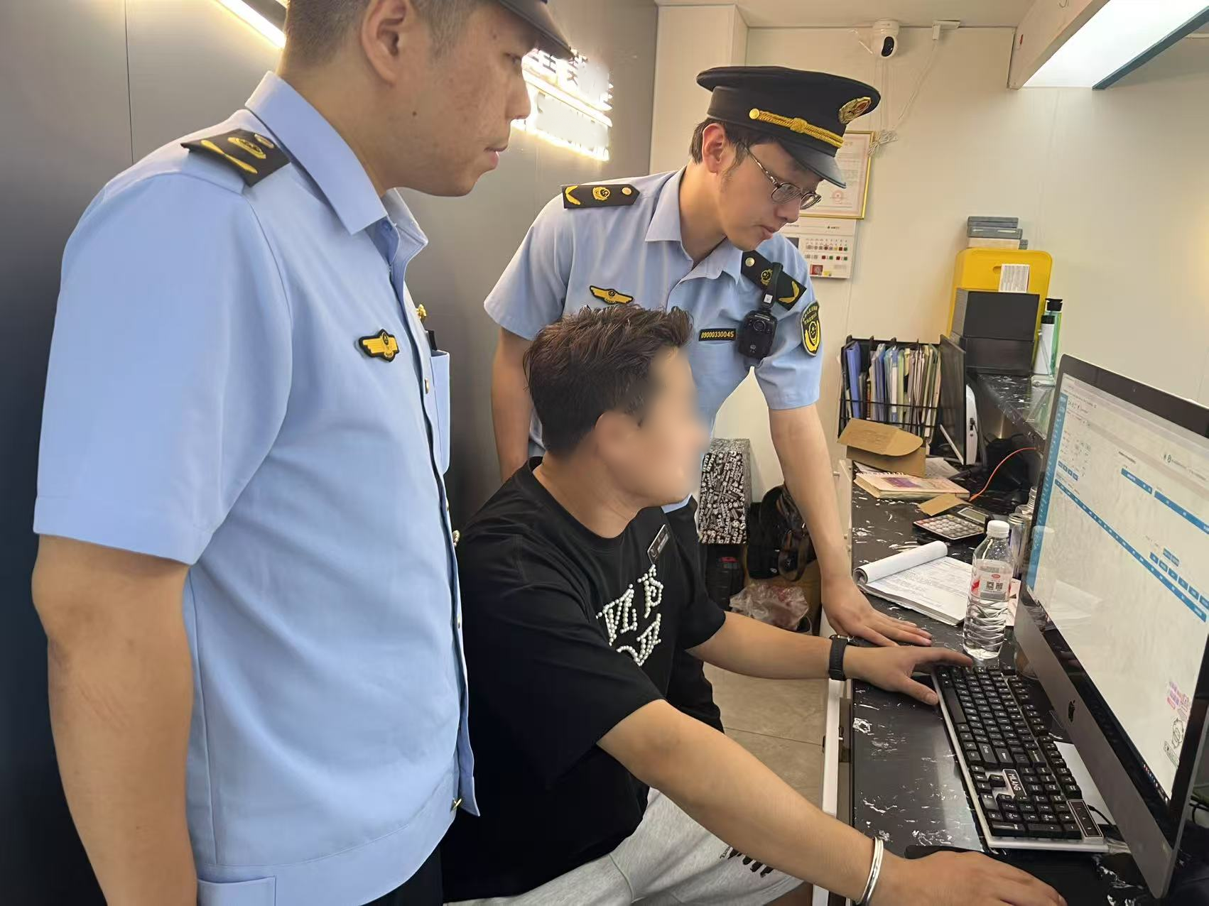  预付卡退费难 上海静安精准执法督促商家整改