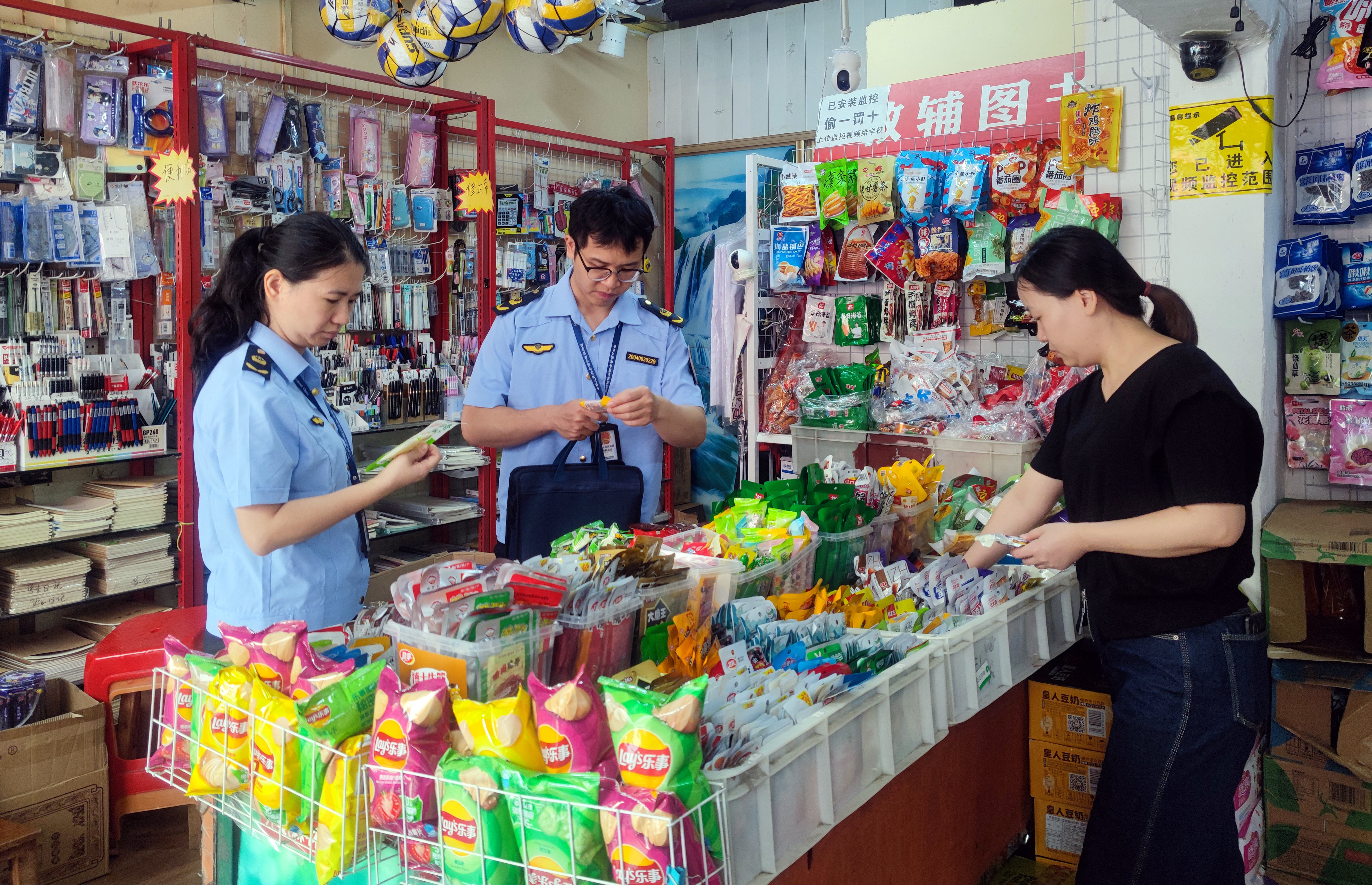 广西梧州全链条监管守护食品安全