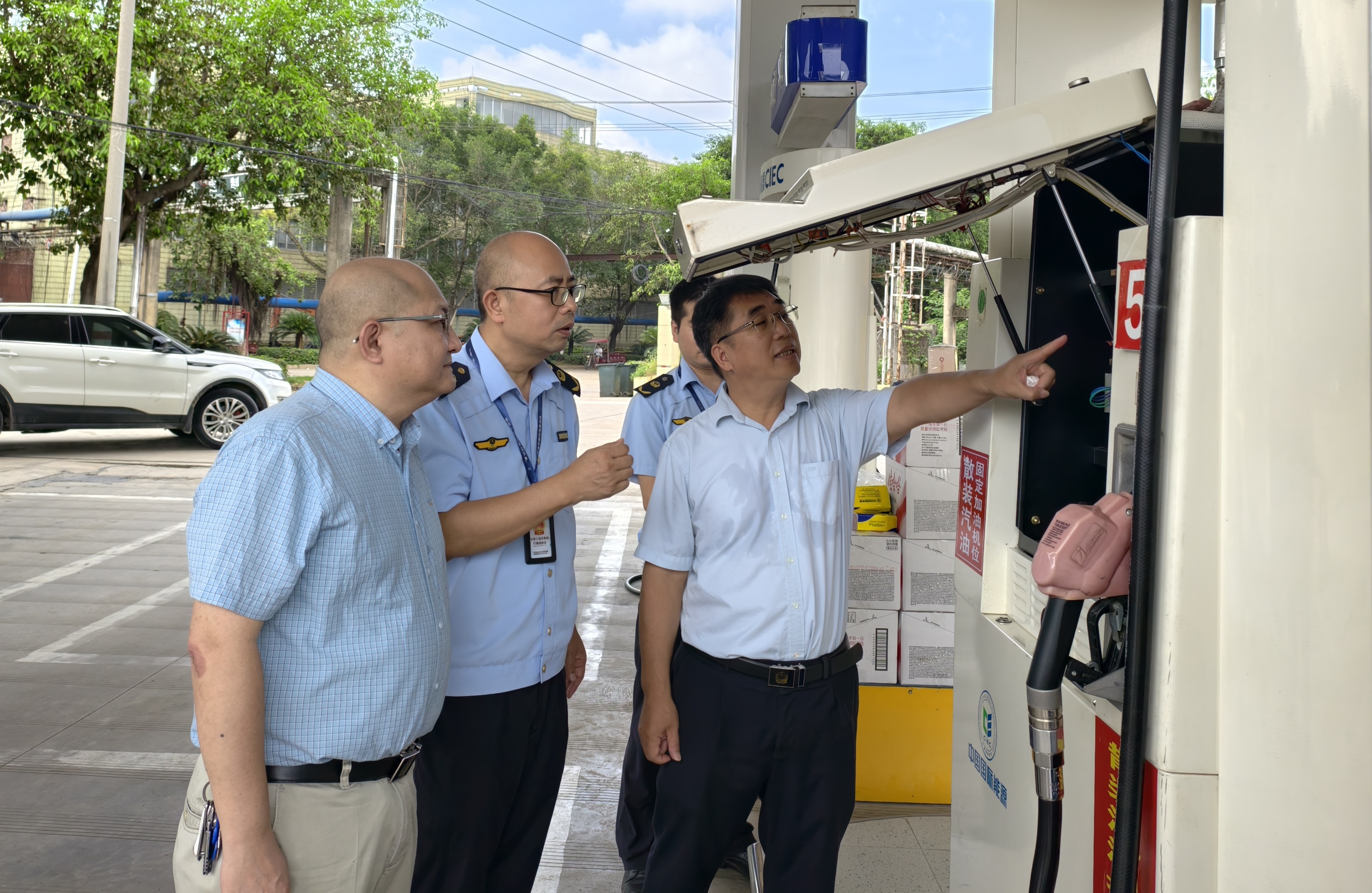 广西鹿寨：三级联动电子取证 精准打击加油机作弊​