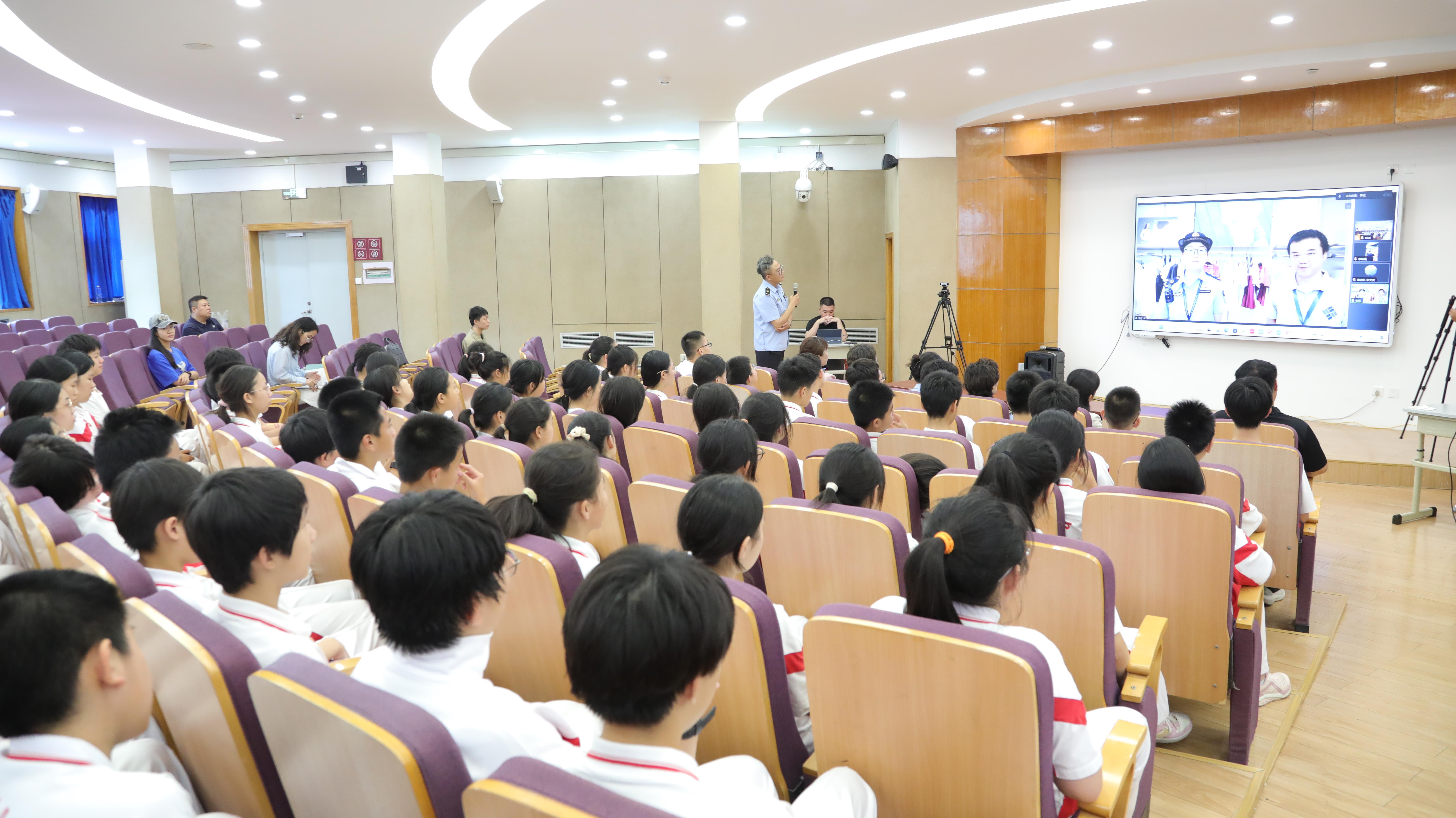 北京海淀：安全知识直播课走进校园