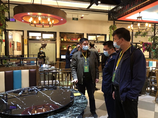  湖北荆州：消费体察活动开进网络直播间
