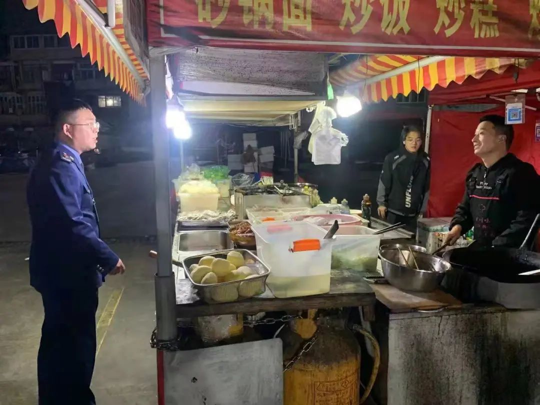 监管“不打烊” 食安“绷紧弦” 浙江温岭开启食品安全“错时监管”新模式