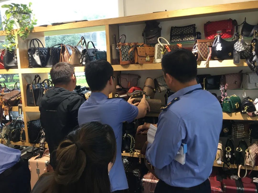  浙江安吉开展注册商标打假行动 5家商铺被查