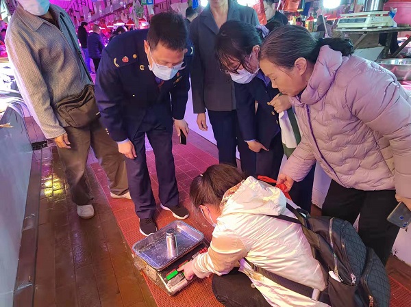  福建厦门：3家水产品经营户“短斤少两”被立案调查