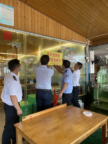 广西北海：“不够称”商家被挂“黄牌警告”