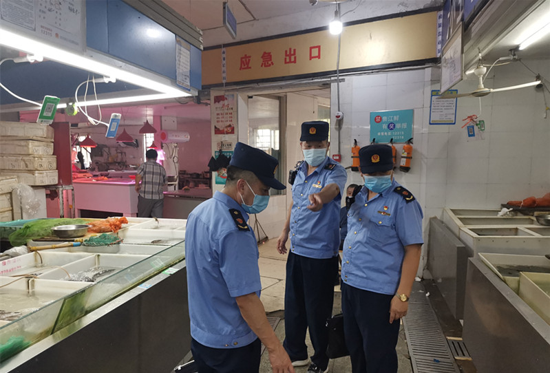 落实疫情防控 江苏南京市场监管部门在行动