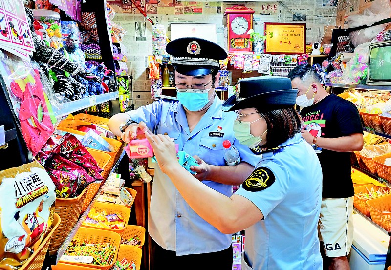 食品名称涉嫌低俗 两商户被立案调查
