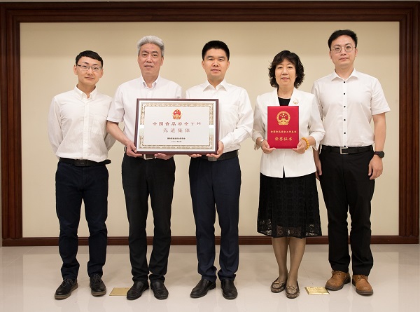  奋斗百年路 启航新征程•时代先锋｜让祖国的下一代喝上好奶粉——记“全国食品安全工作先进集体”市场监管总局食品生产司动物源性食品监管一处