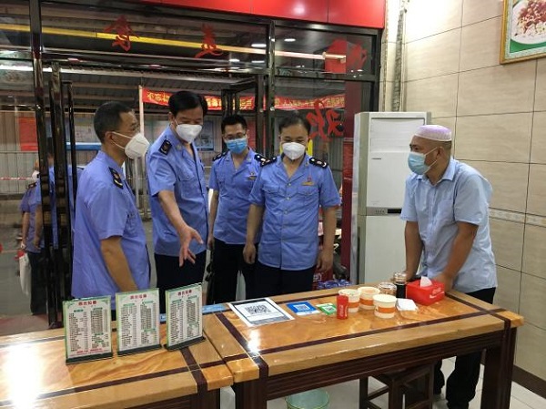  服务到“店”为防疫 市场监管“码”上行