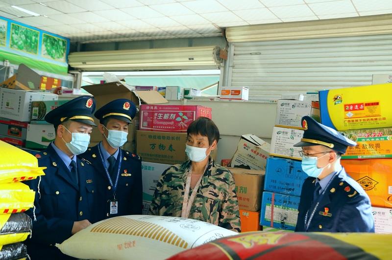 广西南宁：护航春耕备耕 开展农资市场专项检查