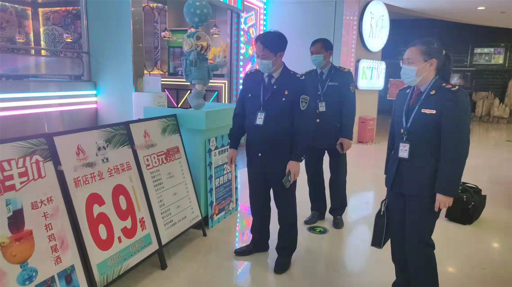 蹭“冰墩墩”热度 广西梧州一商家被罚4200元
